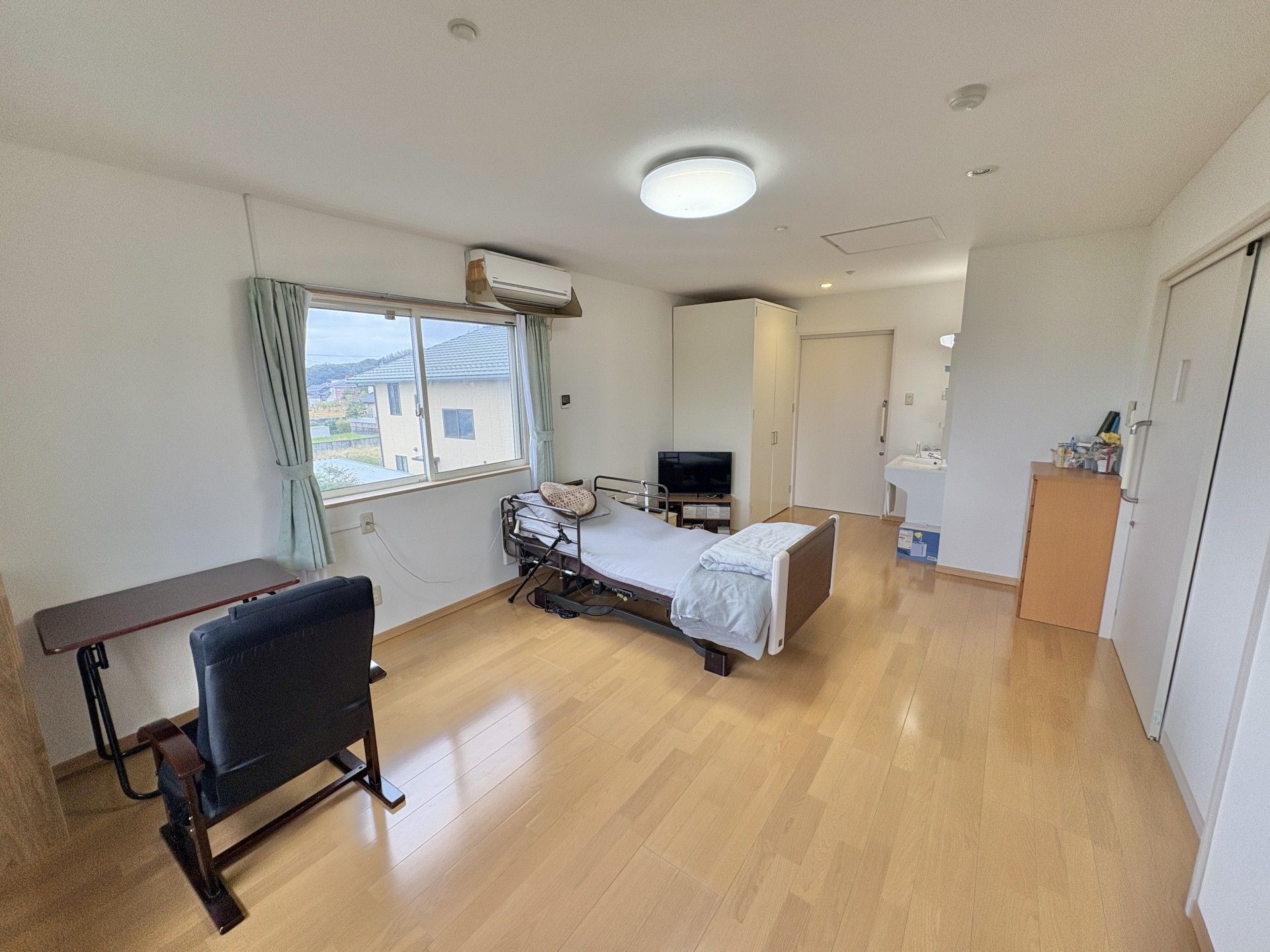まごころの家 日立北の居室。1人部屋の洋室。
