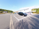 介護施設の駐車場と建物