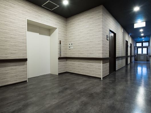 エレベータ前ー