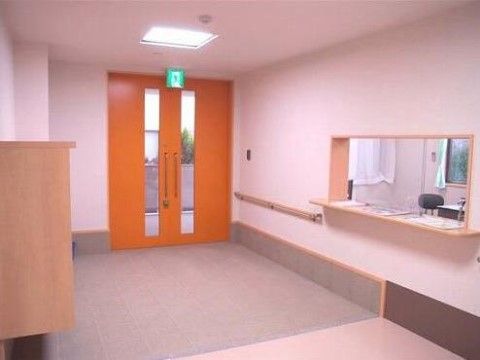 明るい受付と通路