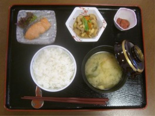 お食事
