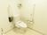 トイレの便座は温水洗浄便座を設置している。冬場などの寒い時期でも、入居者様は温かく快適に使用することができる。