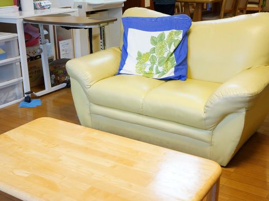 ソファとテーブル