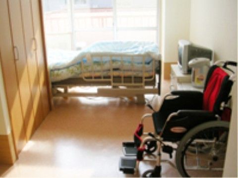 介護ベッドのある居室