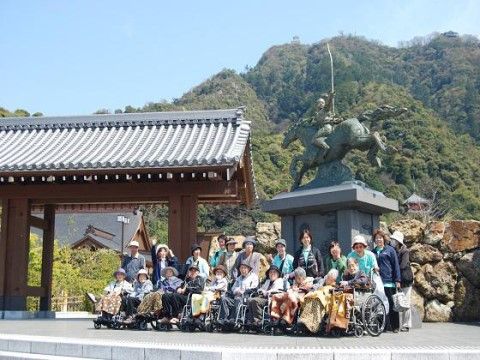 並んで笑う入居者