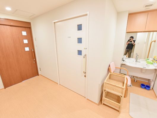 脱衣所と洗濯室のドア