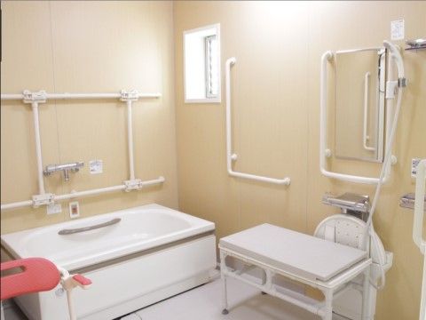 「福寿まちだ山崎」の個別浴室。プライバシーを確保できる個浴。