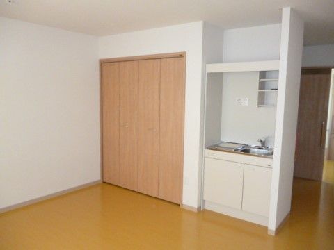 まごころ荘 参番館の夫婦部屋。今までの生活を変わらずに続けていただける夫婦部屋や充実した居室環境を整えております。