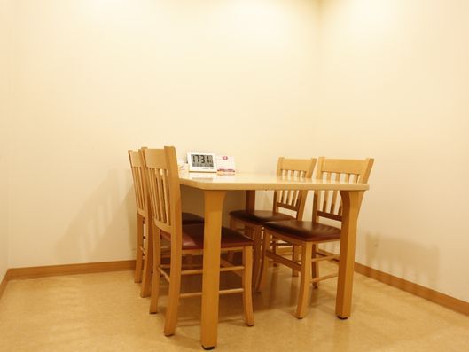 部屋の雰囲気にあったテーブル