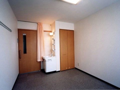 コスモス長津田の居室。居室は全て完全個室性となっておりますので、毎日をご自宅のようにお過ごしいただけます。