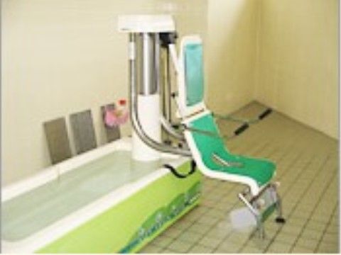 「ロイヤルレジデンス佐倉」の介護浴室。体が不自由な人向けに。