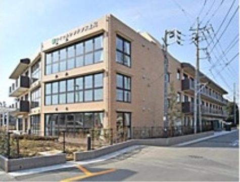 ロイヤルレジデンス上尾の外観。大きな駐車場を完備しておりますので、ご来訪時はお車でのお越しが出来ます。