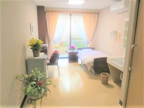 ロイヤルレジデンス上尾の居室。ご自宅より生活用品・家具を持ち込んでの居室環境をお作りいただけます。
