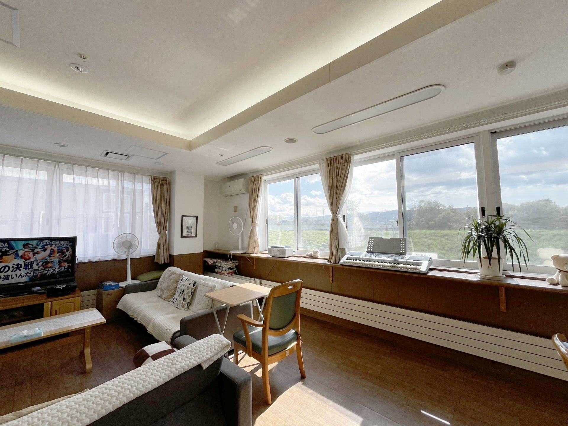 日差しが差し込むリビング