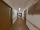 明るい廊下と居室の入口