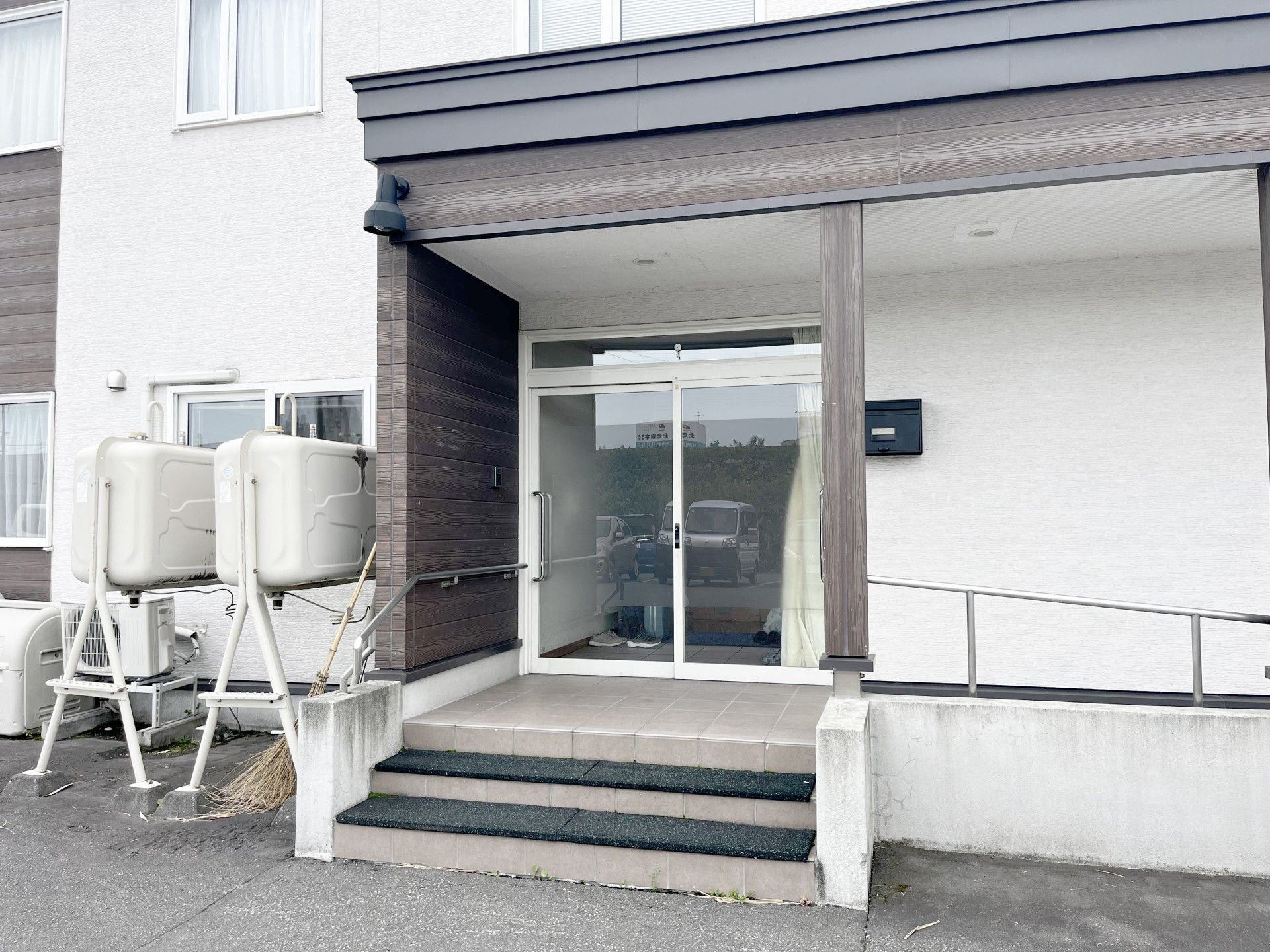 スロープ付きの玄関