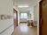 明るい廊下と洗面台