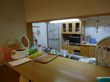 ケア施設のキッチンカウンター