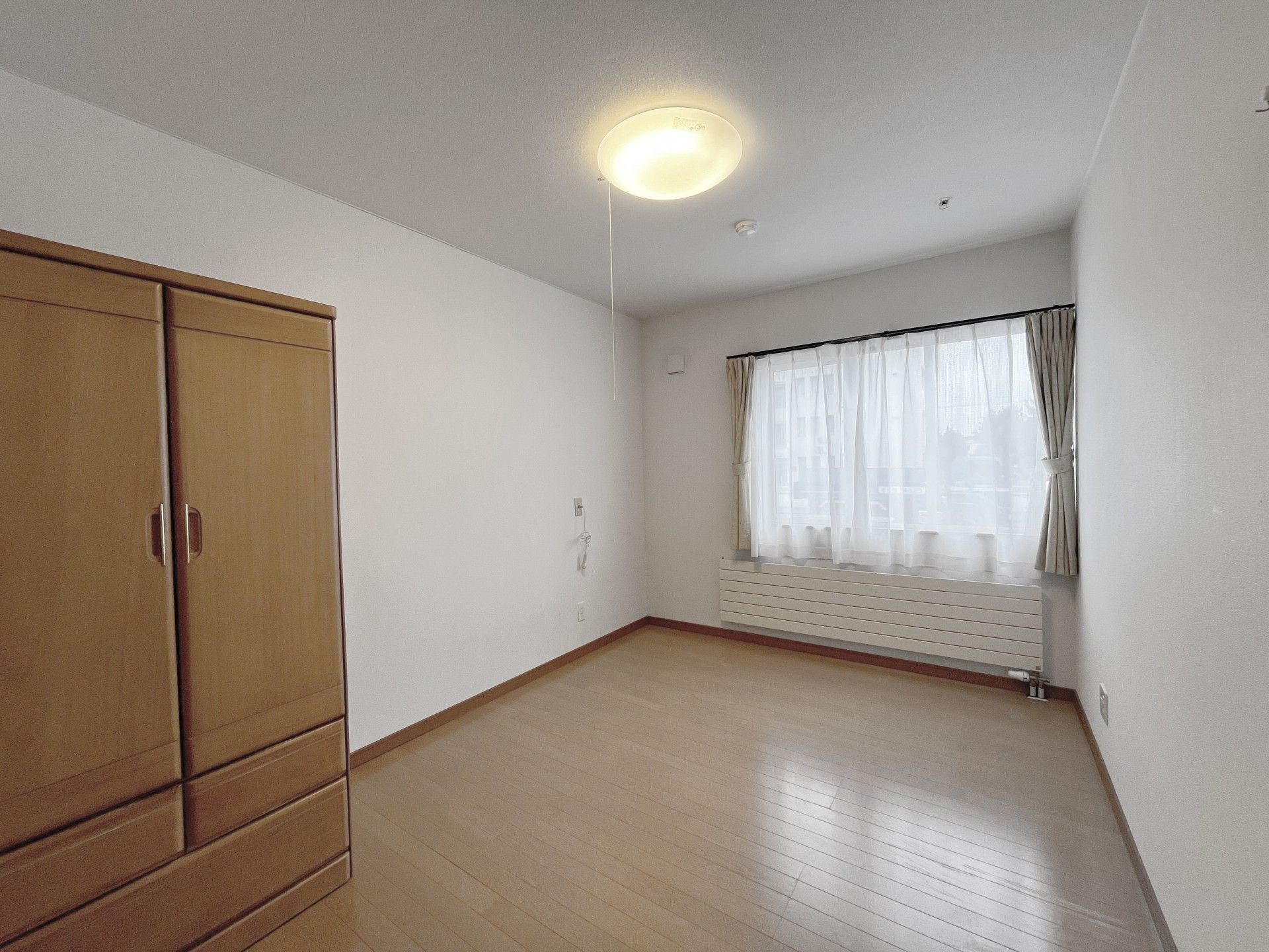 明るい個室の一角