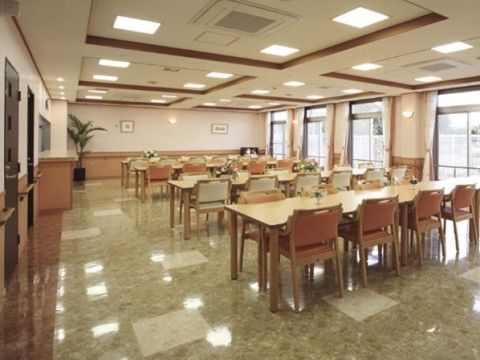 絵画が設置されている共有スペース