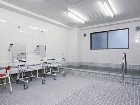 「サニーライフ北与野」の浴室。介護用浴室もあり、体に合わせたご入浴ができる。