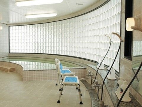 シャワーノズルが設置されている浴室