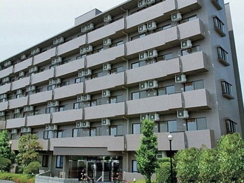 灰色の外装の介護施設