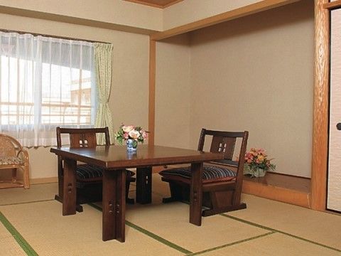 「サニーライフ埼玉」の談話コーナー。畳のお部屋を設けた、談話コーナーは、触り心地や、座り心地に懐かしさを感じさせる。