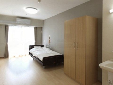 収納棚のある居室