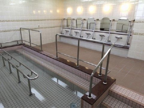 「サニーライフ入間」のお一人でのご入浴が難しい場合、スタッフのサポートがついているので、安心してご入浴ができる。