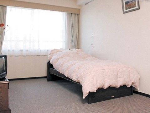 「サニーライフ流山」の居室。ベッドはフカフカで、寝心地が良く、深い眠りができる。