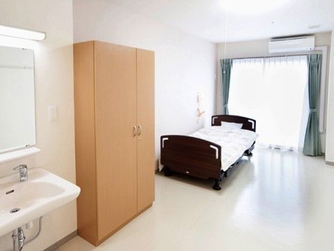 収納棚のある居室