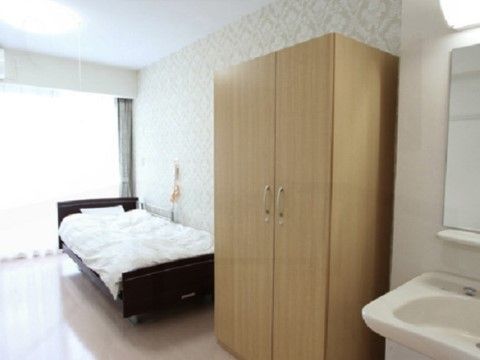 収納棚のある居室