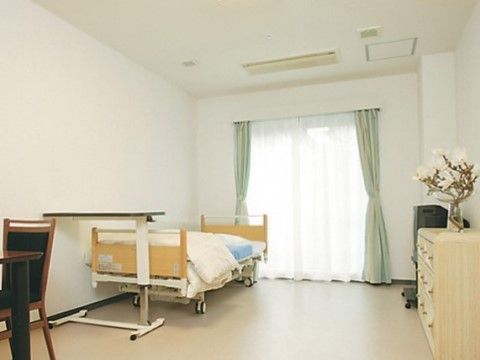 「サニーライフ三浦」の居室。お１人部屋だけでなく、２人部屋もご用意されている。