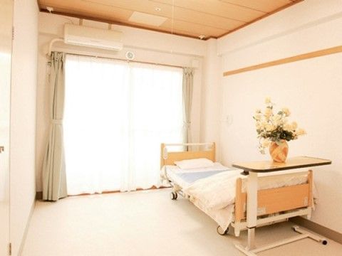 「サニーライフ青葉」の居室。日差しの入りが良いのは、間取りが良いからである。