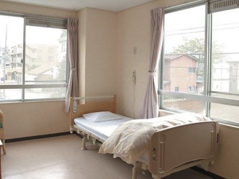 「サニーライフ中原」の居室。居室には、日差しの入りや風通しの良い間取りを用意しているので快適である。