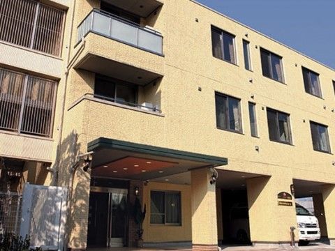 ３階建ての介護施設