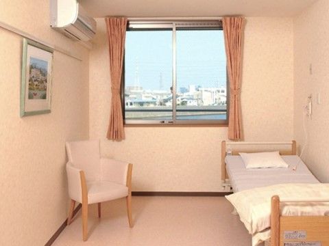 「サニーライフ鶴見」の居室。鶴見川が眺められる間取りも、用意されている。