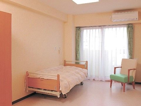 介護ベッドのある居室