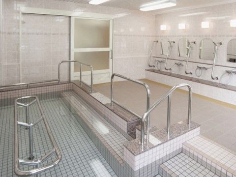 サニーライフ厚木戸室の浴室。お体に合ったご入浴。