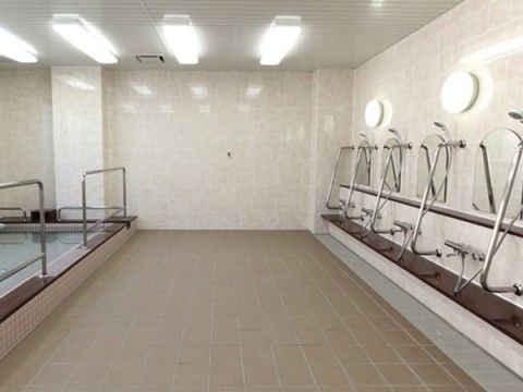 サニーライフ湘南藤沢の浴室。広い浴室で入浴を快適にします。