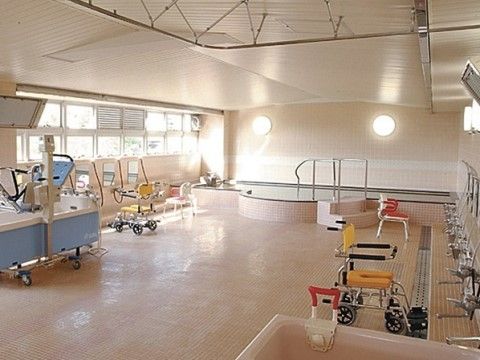 サニーライフ神戸の浴室。完備されたデバイスと清潔感は入浴が楽しみになります。