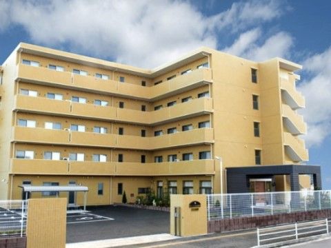 サニーライフ仙台宮城野の外観。しっかりとした外観の当ホームはきれい・安心の介護設計建物です。