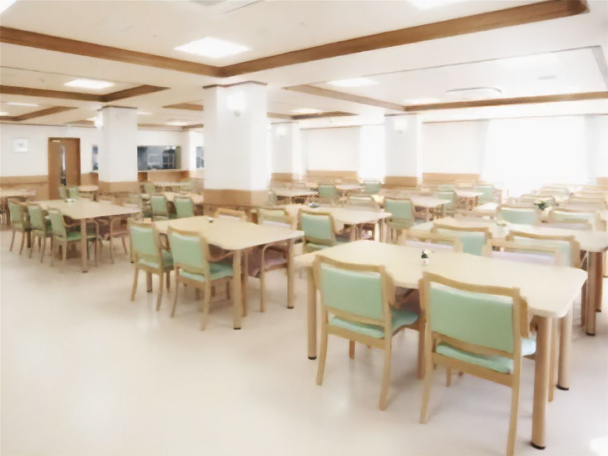 サニーライフ仙台宮城野の食堂。大きな食堂は大勢で楽しくお食事いただけます。