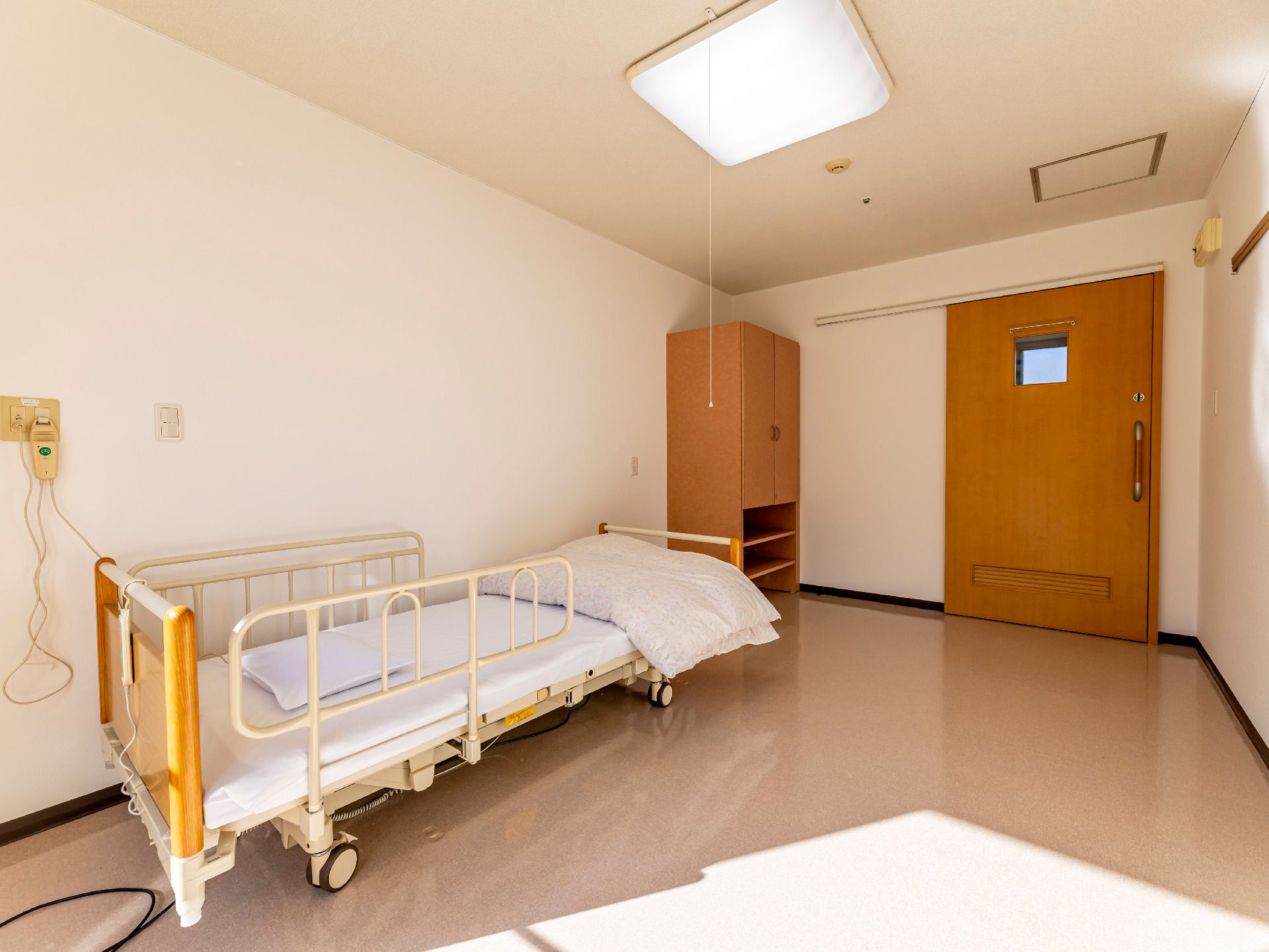 介護ベッドが設置されている居室