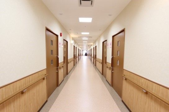 サニーライフ名古屋南の廊下。お部屋からでやすいバリアフリー設計となっています。