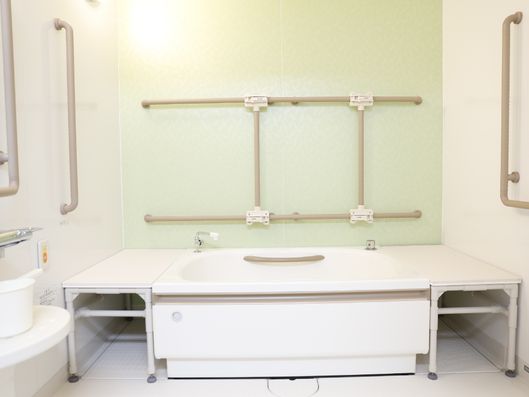介護用手すりがついたお風呂