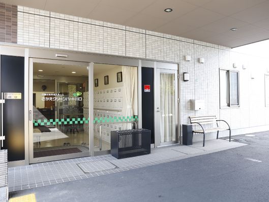 "玄関前のスペー"