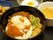 たくさんの栄養が摂れる食事となっている。野菜、お肉がバランスよく取り入れられたメニューである。食べきりやすい量である。