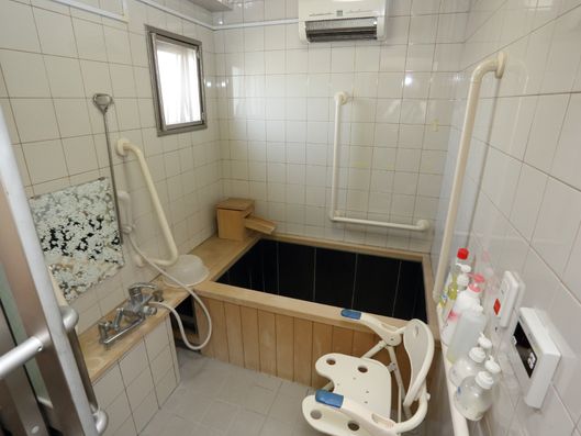 安全重視の個人用浴室